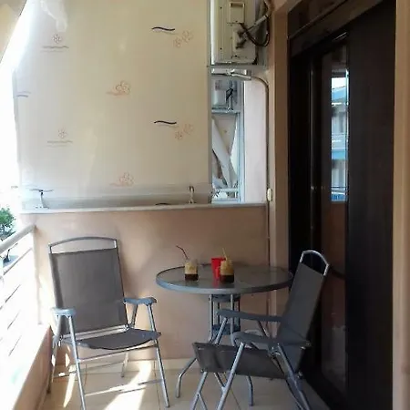 Holidays House νέα πέραμος Daire *